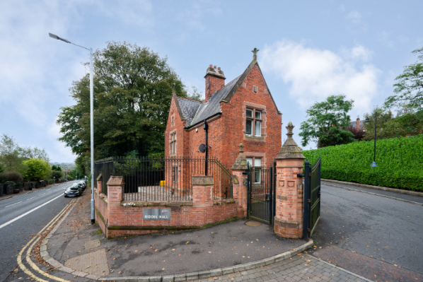 Entrance to Riddel Gate Lodge